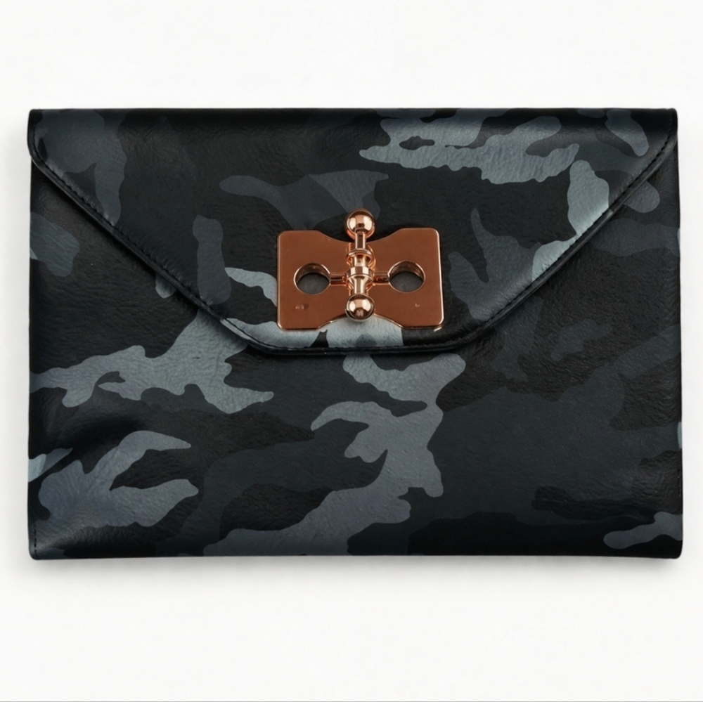 Bulga × Volver Black & Blue Floral Camo Leather Clutch Y2K Style